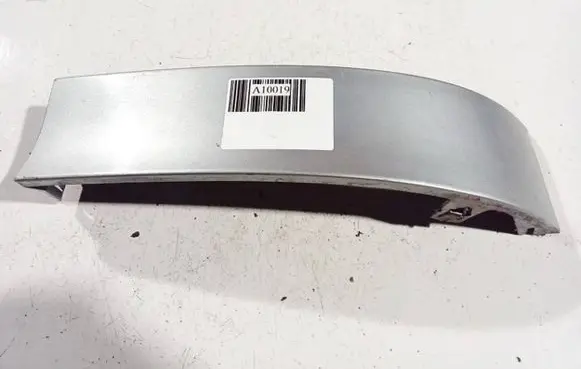 Toyota Corolla Verso AR10 Rear/tail light trim molding 8l0807872a