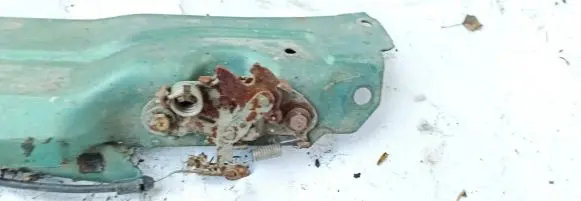 Engine bonnet/hood lock/catch