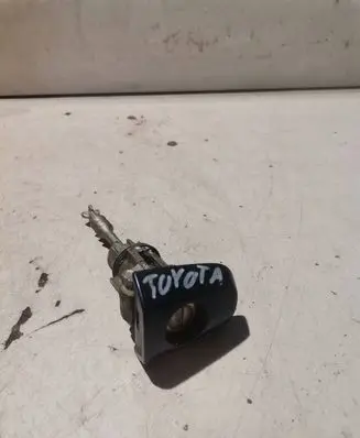 Toyota Yaris Coupe door lock (next to the handle) N0501336