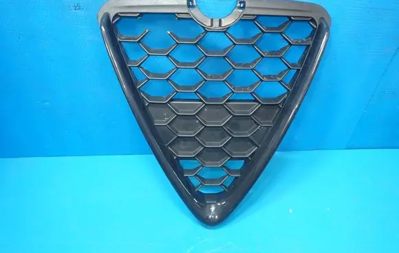 Alfa Romeo Giulietta Front grill 156109980