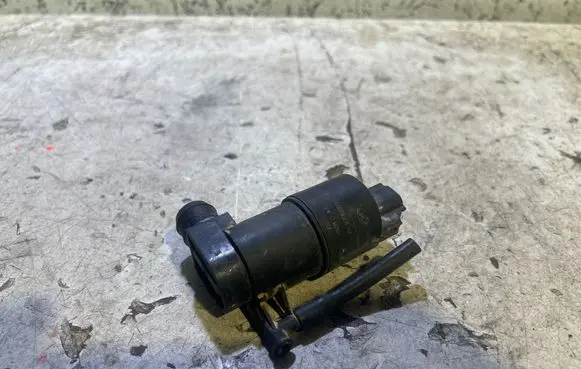 Toyota Yaris Windscreen/windshield washer pump 853300F021