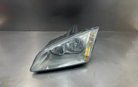 Ford Focus Headlight/headlamp