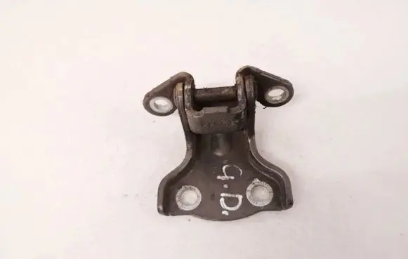 Opel Antara Rear door lower hinge