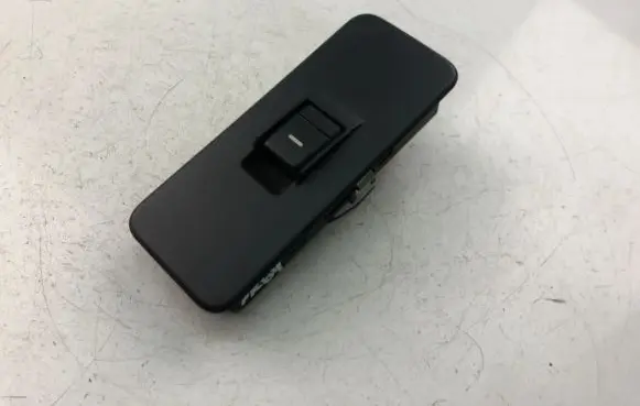 Land Rover Discovery 3 - LR3 Electric window control switch YUD501070PVJ