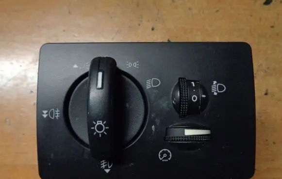 Ford Kuga I Light switch 7M5T13A024AA