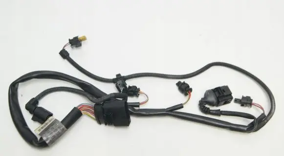 Volkswagen Touareg II Fuel injector wires 06E971627M