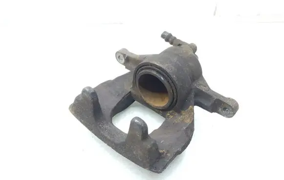 Toyota Avensis T270 Front brake caliper