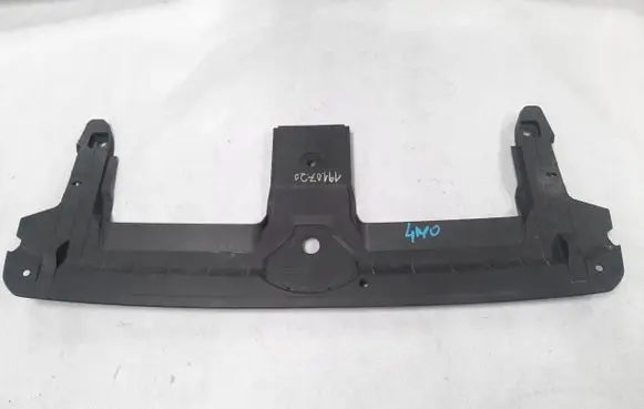 Audi Q7 4M Intercooler air guide/duct channel 4M0807081