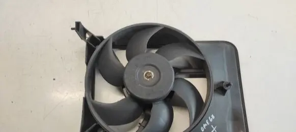 Opel Omega B1 Radiator cooling fan shroud 90570701 2225517