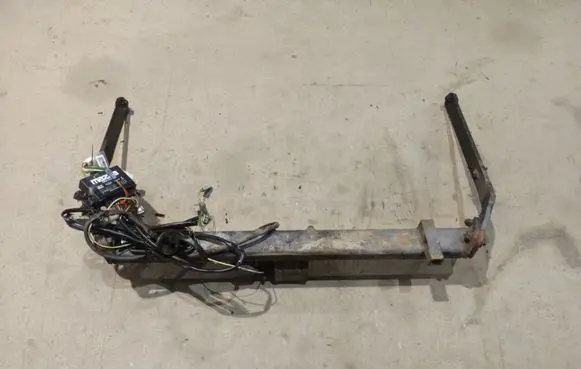 Mazda 3 II Tow bar set C830V8921