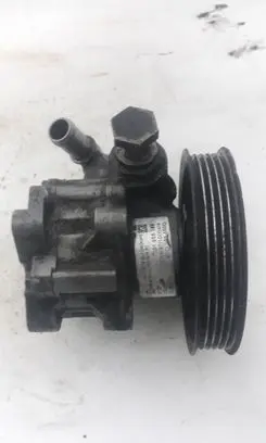 Volkswagen PASSAT B5.5 Power steering pump 8D01451550 7891955185