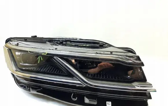 Volkswagen Touareg III Headlight/headlamp