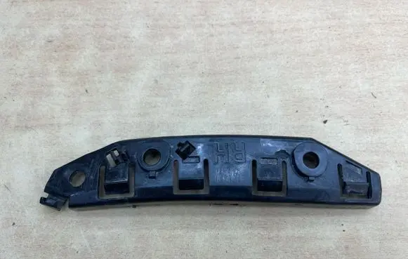 Tesla Model 3 Front bumper mounting bracket 108418200E