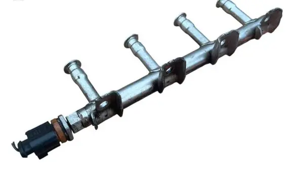 Skoda Fabia Mk2 (5J) Fuel main line pipe 03F133320C 037730128