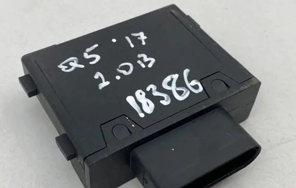 Audi Q5 SQ5 Fuel injection pump control unit/module 80A906093