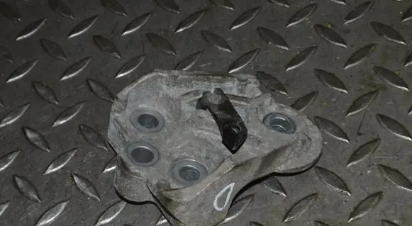 Ford Fiesta Engine mounting bracket