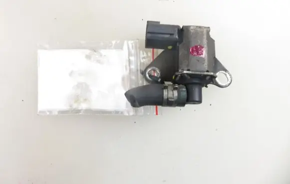 Nissan Versa Valve vacuum K5T46695