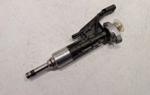 BMW X3 G01 Fuel injector 8625396 13538625396 13537639990