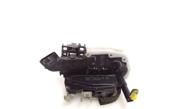 Nissan X-Trail T32 Front door lock T2411440