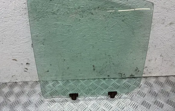 Rear door window glass
