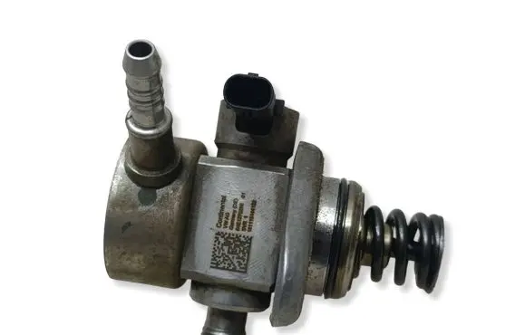 Skoda Octavia Mk3 (5E) Fuel injection high pressure pump 04E127026E 181115144122