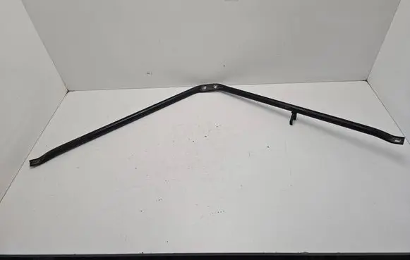 BMW 5 E60 E61 Radiator support slam panel bracket 7046555