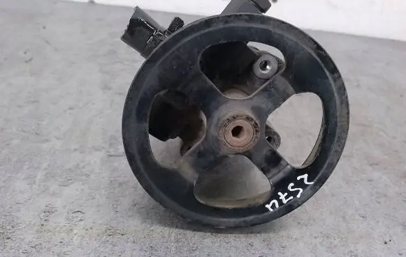 Dodge Caliber Power steering pump KYB