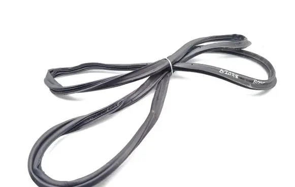 MG MG4 ev Trunk rubber seal (body) 