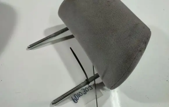 Ford Mondeo Mk III Front seat headrest 