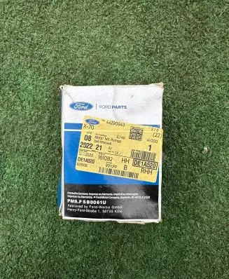 Ford B-MAX Windscreen/windshield washer pump 8A6117K624AB