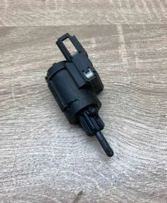 Audi A6 S6 C6 4F Brake pedal sensor switch 3B0945511C 19322010