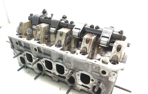 Volkswagen PASSAT B6 Engine head 038103373R