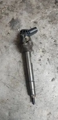 BMW X3 F25 Fuel injector 7810702 0445110478