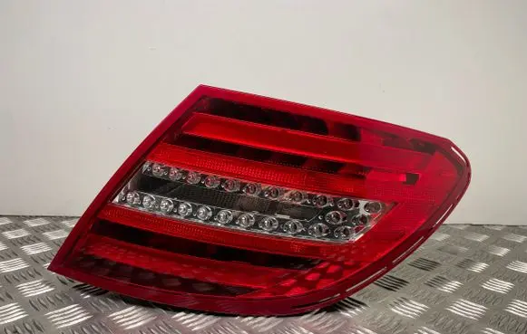 Mercedes-Benz C W204 Rear/tail lights 2049060503 A2049060503
