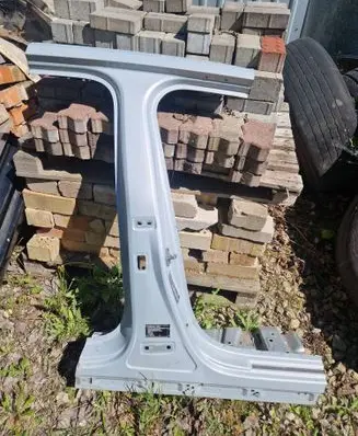 Polestar 2 Pillar (middle) 