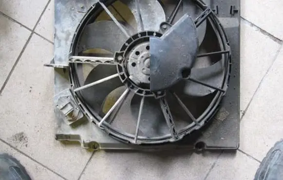 Renault Megane I Fan set 8240240 20I