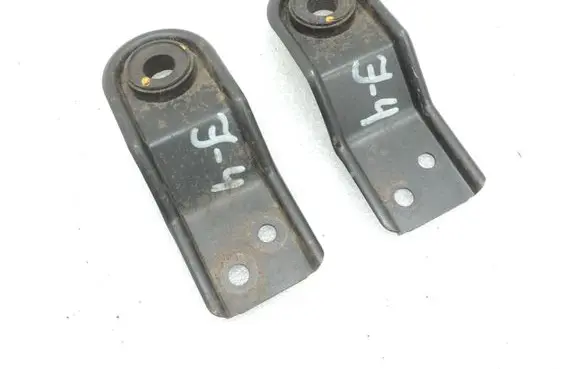 Mitsubishi Pajero Radiator mount bracket MR404881