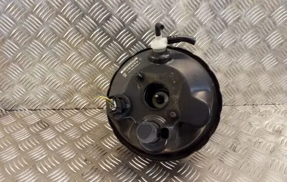 Mercedes-Benz C W203 Brake booster A0054305030 03784921024 10631890591