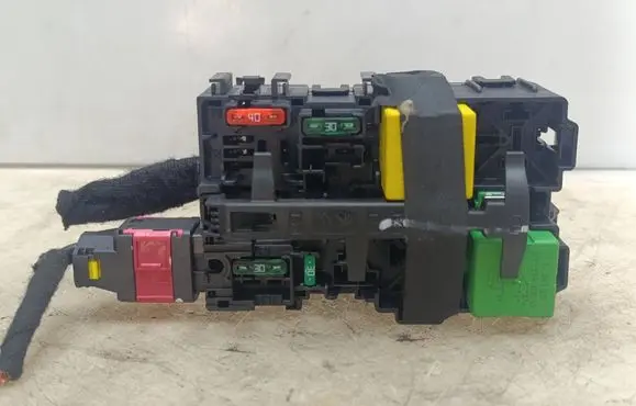 Opel Corsa F Fuse box set 9666232680 43775002 P2J0