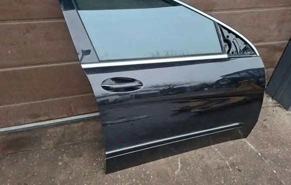 Mercedes-Benz R W251 Front door