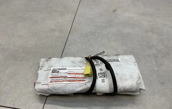 Nissan X-Trail T32 Seat airbag 