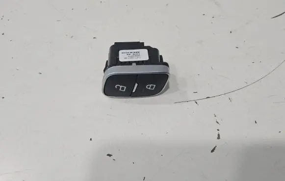 Ford Kuga II Central locking switch button F1ET14017BB