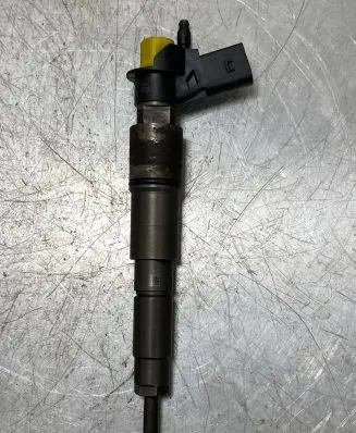 BMW 5 E60 E61 Fuel injector 0445115048