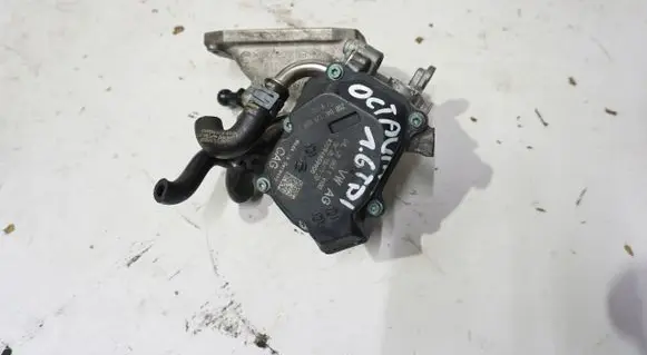 Skoda Octavia Mk3 (5E) Throttle valve 04L128063T
