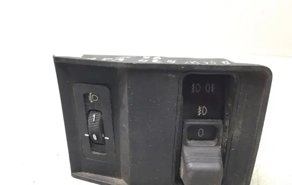 BMW 5 E34 Fog light switch 1384007 61311384007