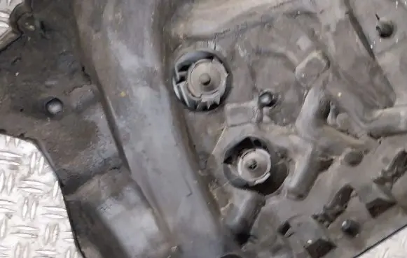 Volvo V70 Engine cover (trim)