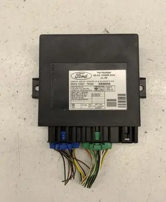 Ford Focus Comfort/convenience module 98AG15K600ADA 5WK47230Y