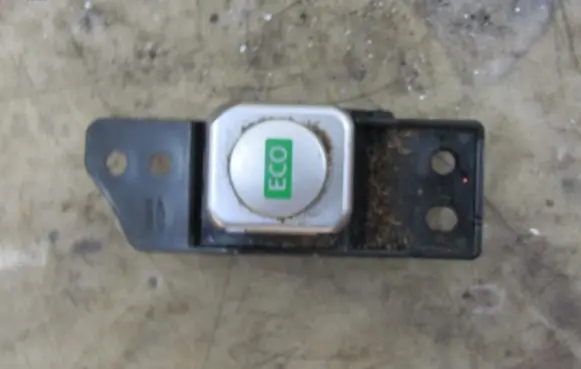 Nissan Note (E12) Other switches/knobs/shifts KRIS235789