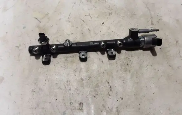 Renault Master III Fuel main line pipe 175211218R