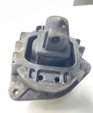 BMW 5 F10 F11 Engine mount bracket 6777371 68623513